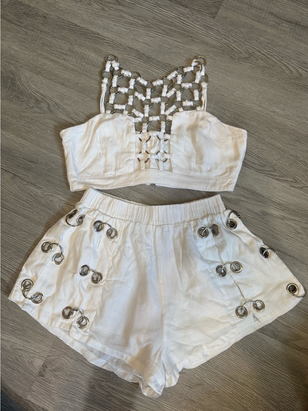 Millau White Two-Piece Top and Shorts Set with Silver rings Details size small - Picture 3 of 13